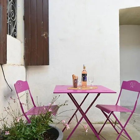 T2 Cosy Avec Clim Cour Charme & Fraicheur A